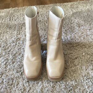 🌺🌼🌸 FREE PEOPLE leather boots 🌸🌼🌺